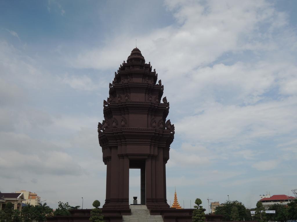 Khun Leng Guesthouse Phnom Penh Bagian luar foto